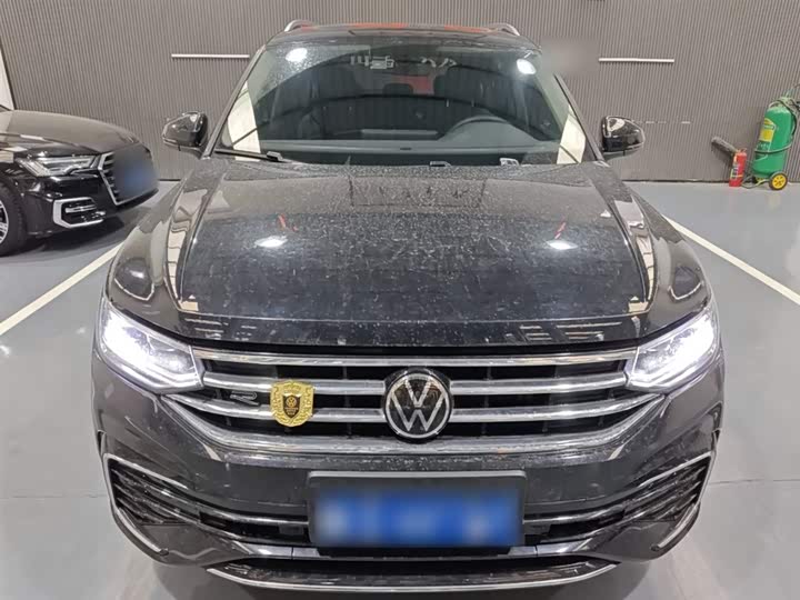 Фото 3 - Volkswagen Tiguan L Pro