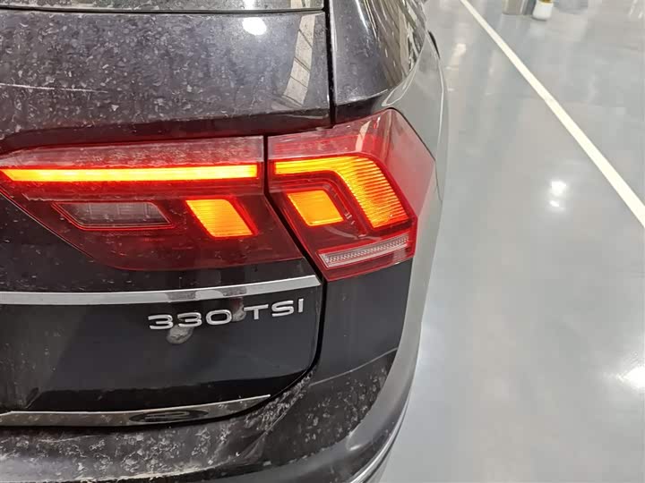 Фото 8 - Volkswagen Tiguan L Pro