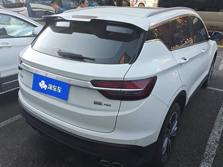 Фото 3 - Geely Coolray