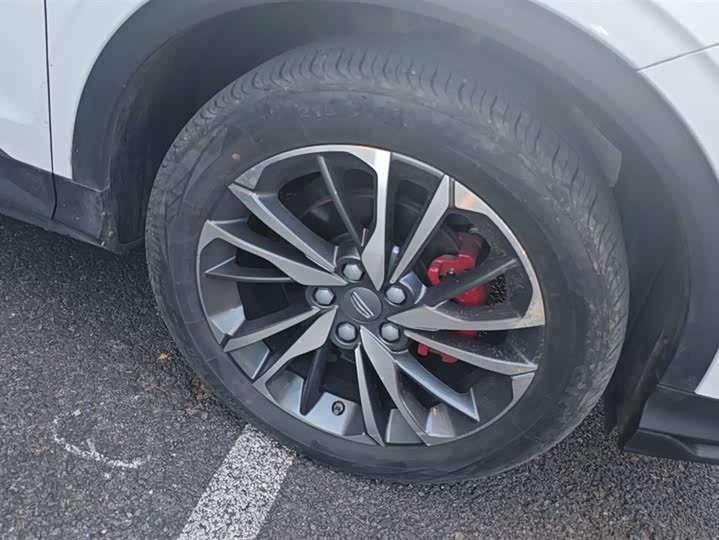 Фото 6 - Geely Coolray