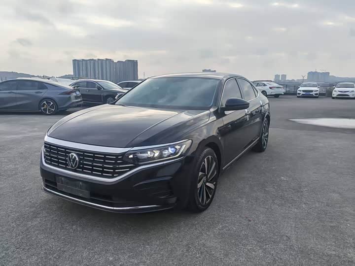 Фото 1 - Volkswagen Passat