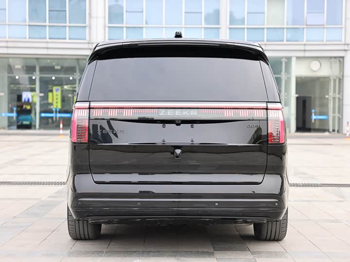 Фото 4 - Zeekr 009