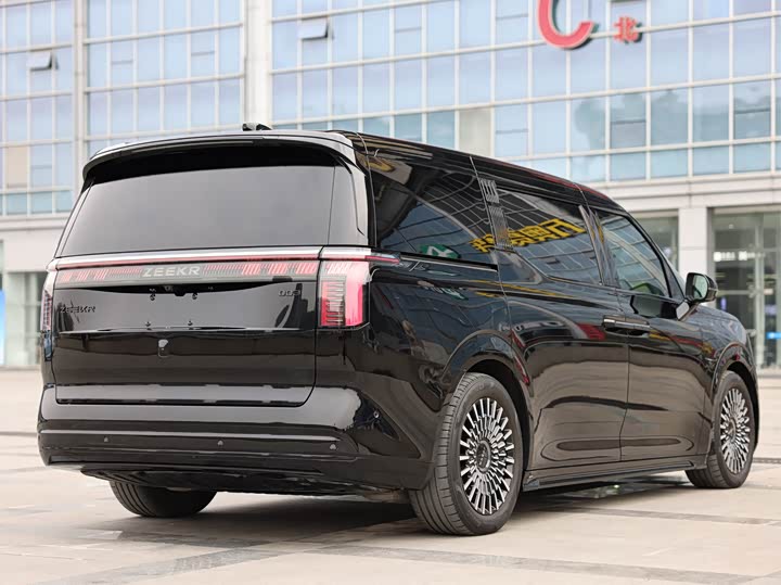 Фото 5 - Zeekr 009