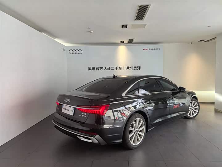 Фото 4 - Audi A6L