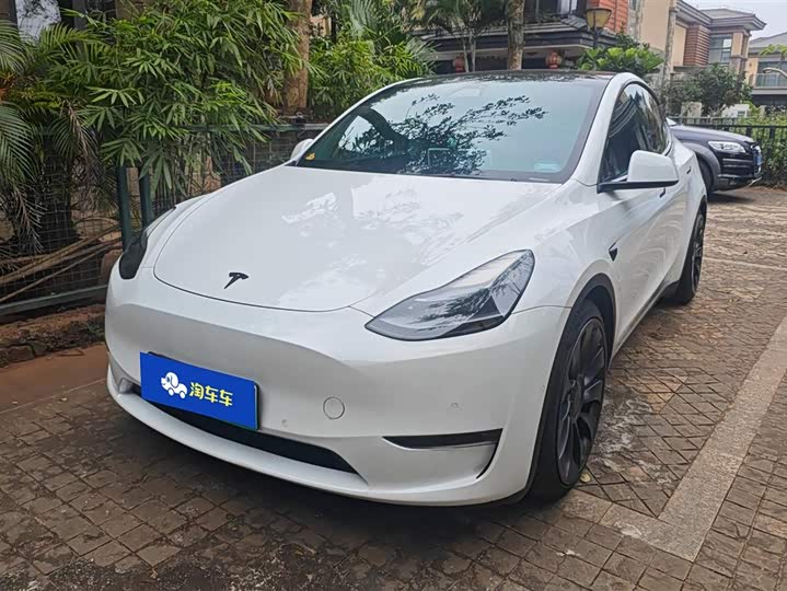 Фото 1 - Tesla Model Y