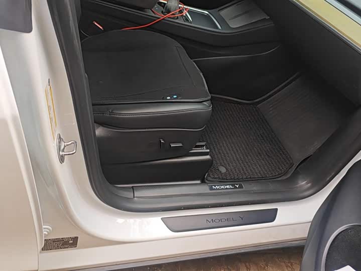 Фото 8 - Tesla Model Y