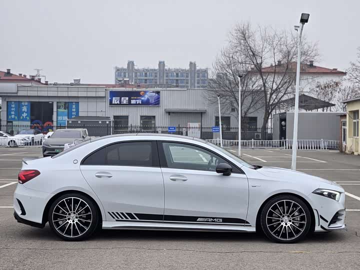 Фото 9 - Mercedes-Benz A-Class AMG