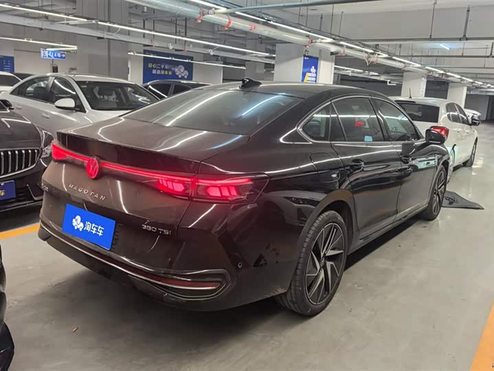 Фото 3 - Volkswagen Magotan