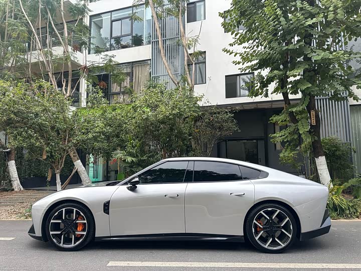 Фото 6 - XPeng P7