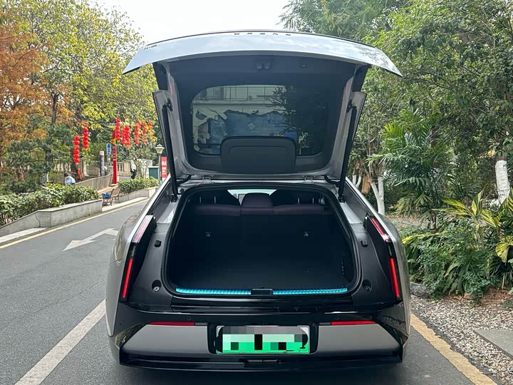 Фото 8 - XPeng P7