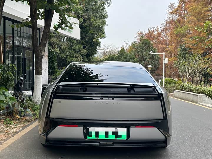 Фото 9 - XPeng P7