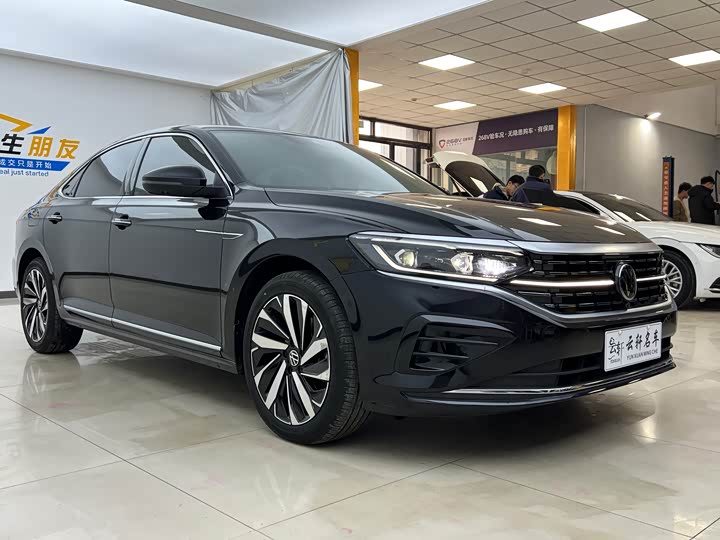 Фото 3 - Volkswagen Passat