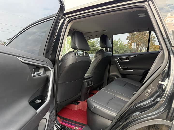 Фото 5 - Toyota Wildlander