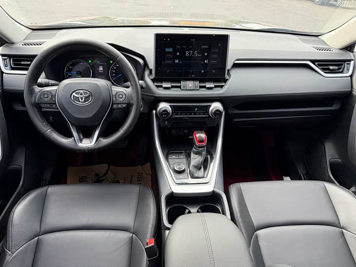 Фото 6 - Toyota Wildlander