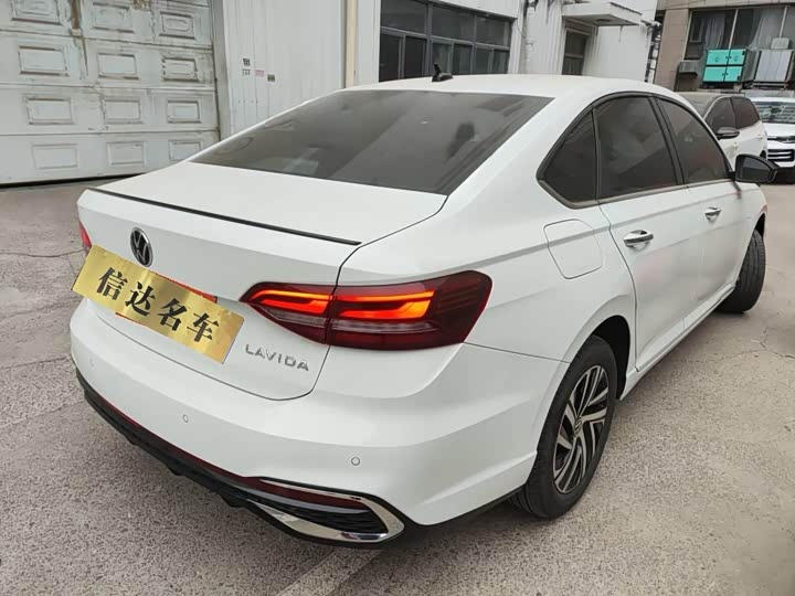 Фото 2 - Volkswagen Lavida