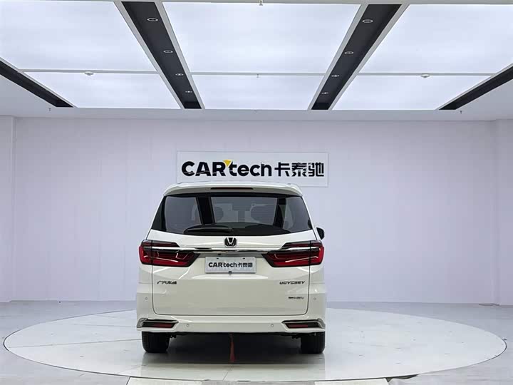 Фото 4 - Honda Odyssey