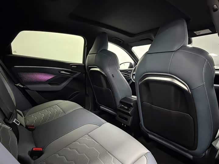 Фото 8 - Audi Q6L e-tron