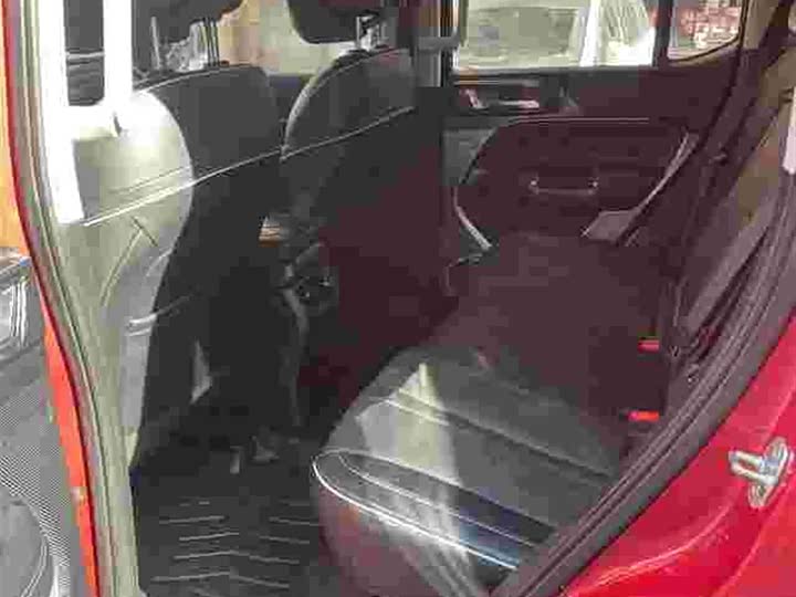 Фото 9 - Tank 300