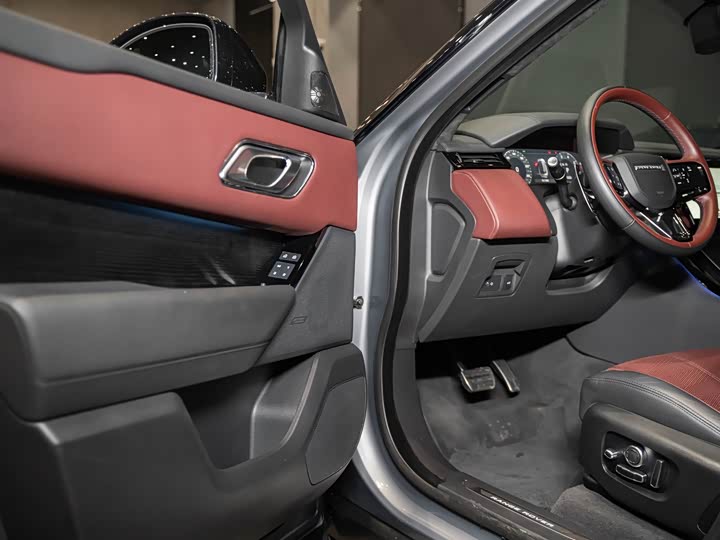 Фото 9 - Land Rover Range Rover Velar