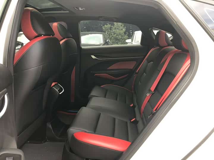 Фото 7 - Geely Binrui