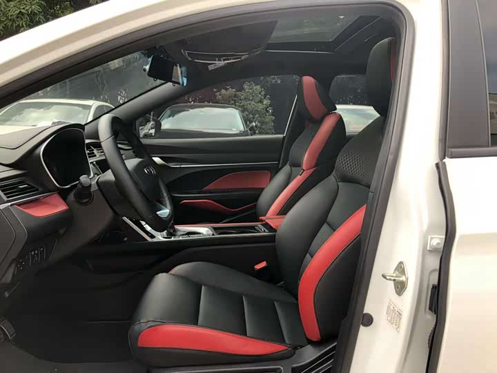 Фото 8 - Geely Binrui