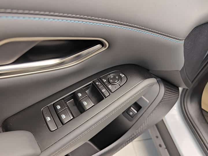 Фото 9 - BYD Qin L