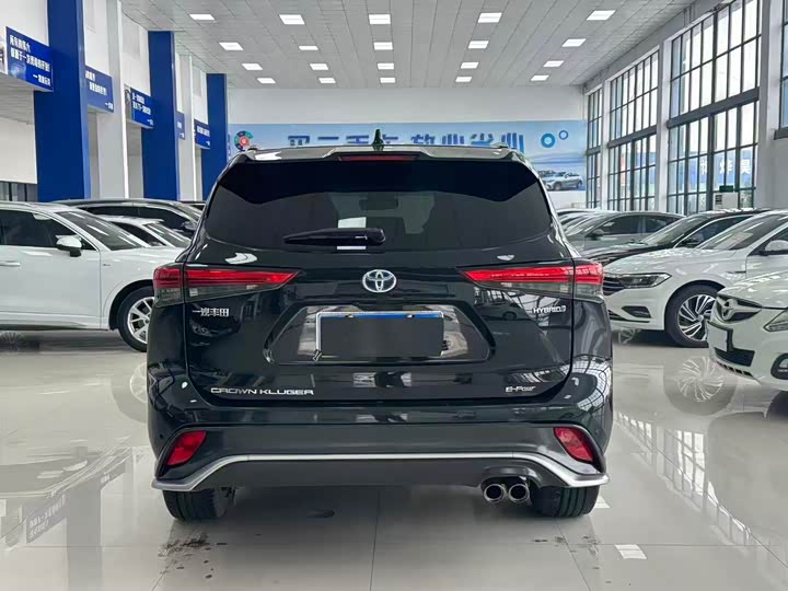 Фото 8 - Toyota Crown Kluger