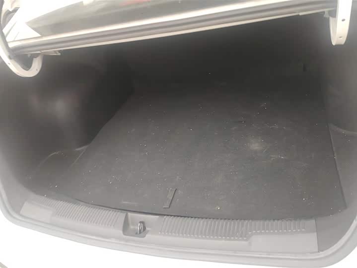 Фото 4 - Roewe i5