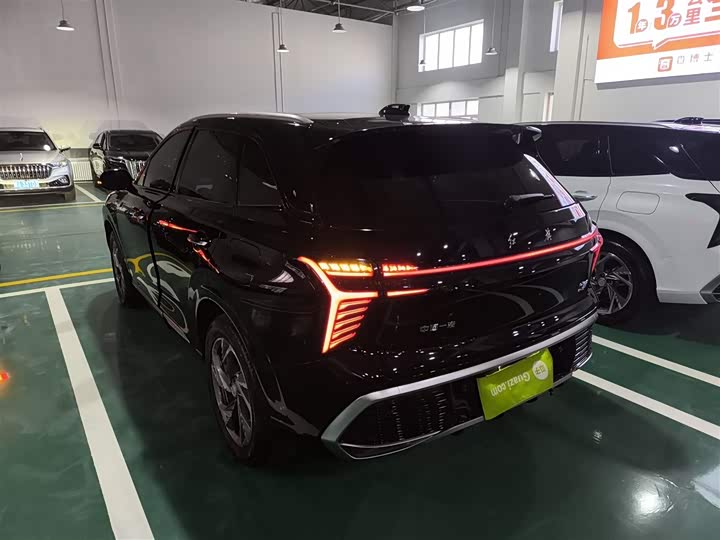 Фото 5 - Hongqi HS3 Hybrid