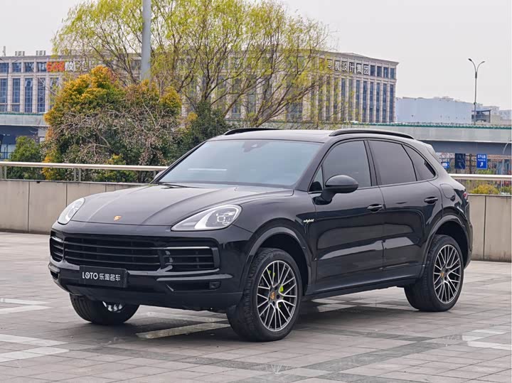 Фото 1 - Porsche Cayenne Hybrid