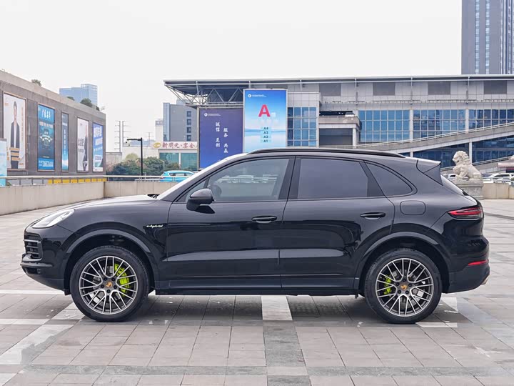 Фото 2 - Porsche Cayenne Hybrid