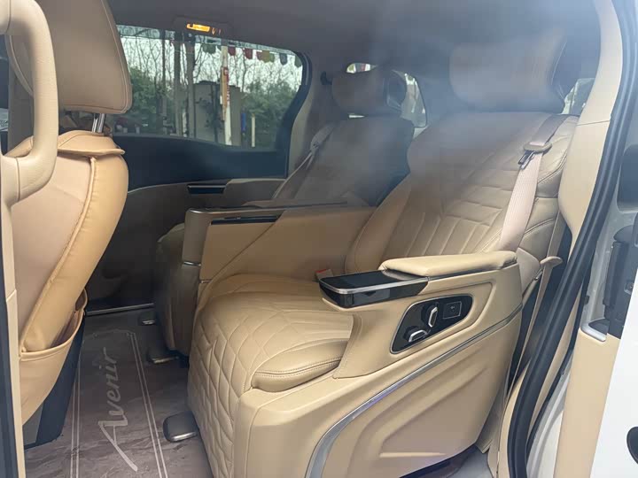 Фото 6 - Buick GL8 ES