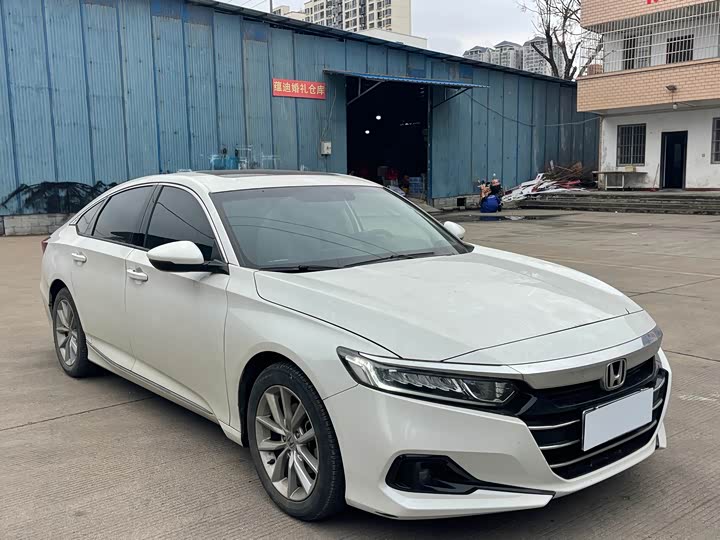 Фото 3 - Honda Accord