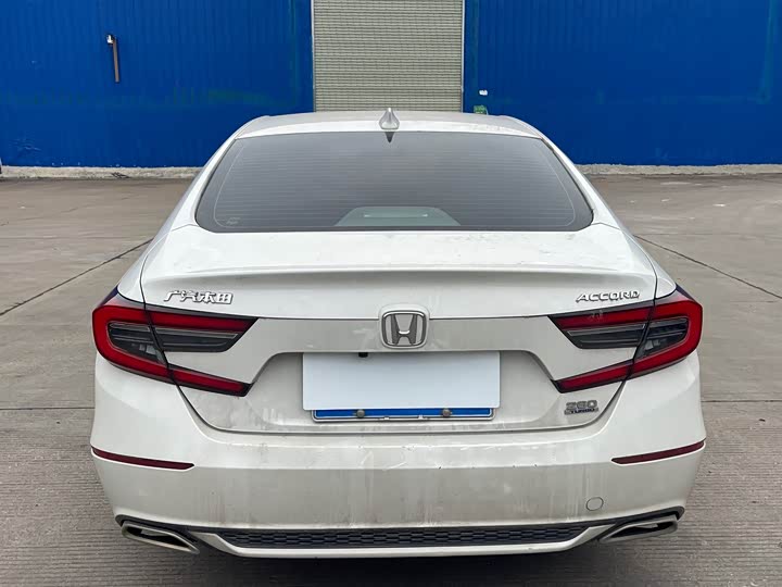 Фото 4 - Honda Accord