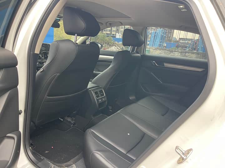 Фото 7 - Honda Accord