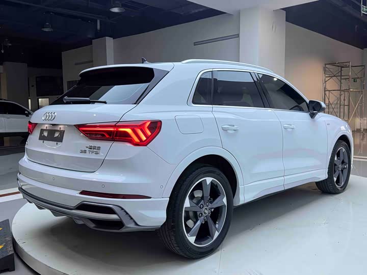 Фото 6 - Audi Q3