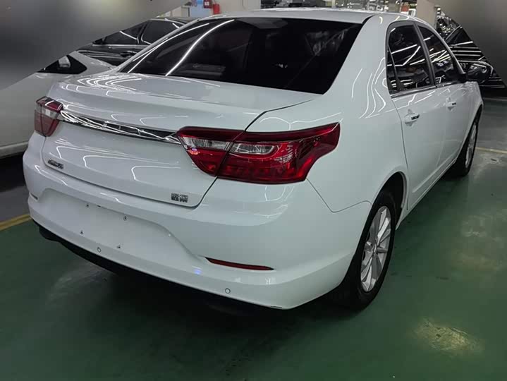 Фото 3 - Geely Vision