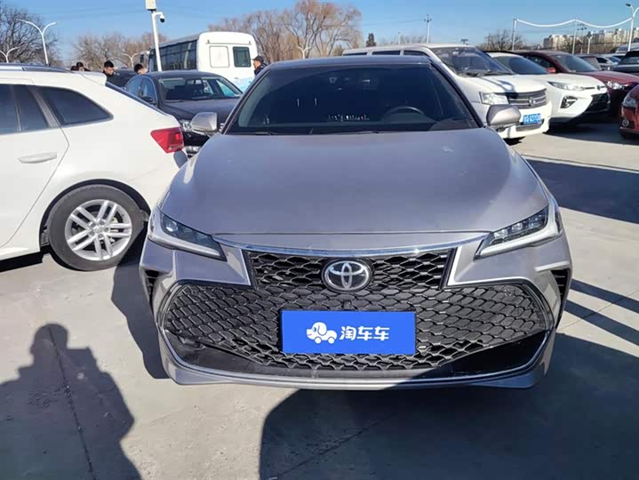 Фото 2 - Toyota Avalon