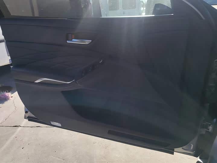 Фото 7 - Toyota Avalon