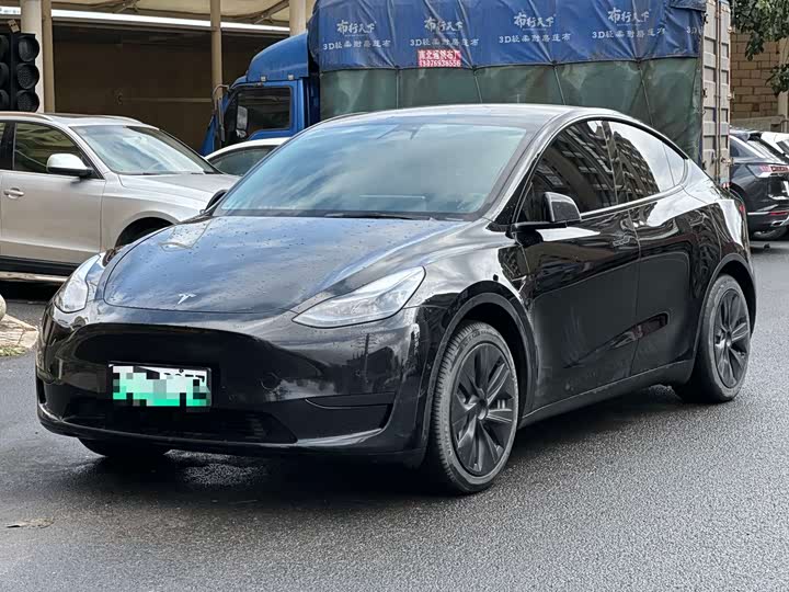 Фото 1 - Tesla Model Y