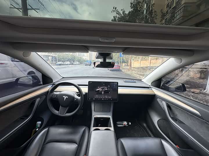 Фото 4 - Tesla Model Y