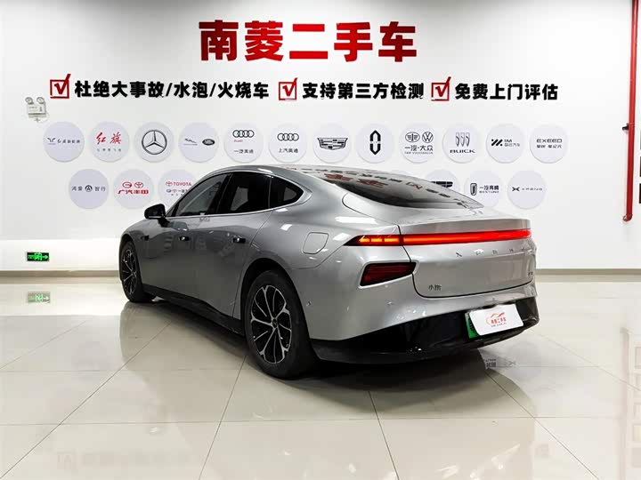 Фото 3 - XPeng P7