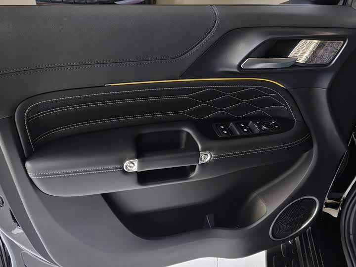 Фото 4 - Tank 300 Hybrid