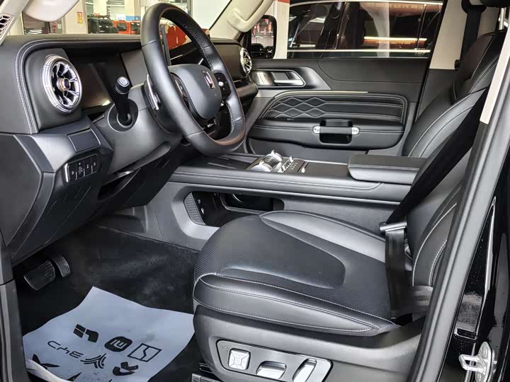 Фото 5 - Tank 300 Hybrid