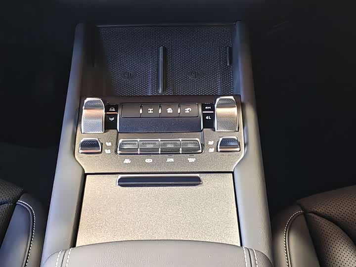 Фото 8 - Tank 300 Hybrid