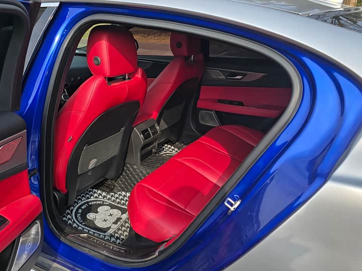 Фото 7 - Jaguar XE L