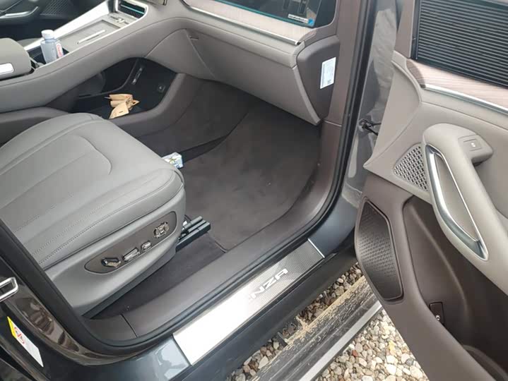 Фото 8 - Denza N9