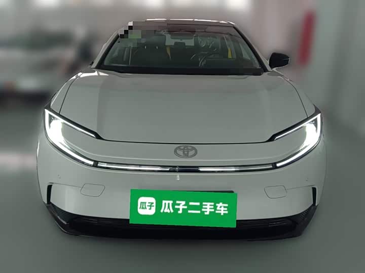 Фото 5 - Toyota bZ5