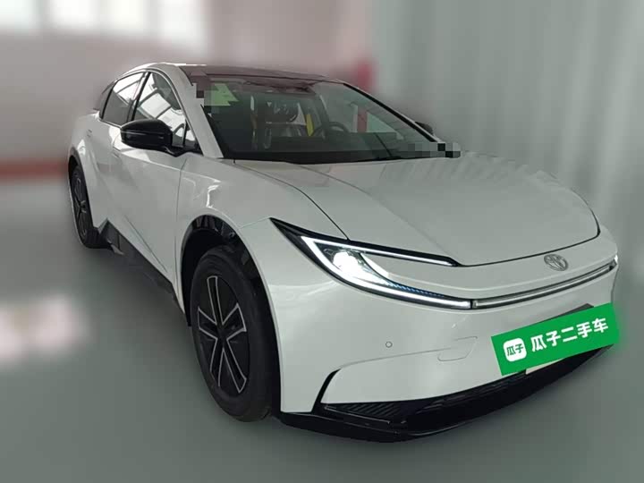 Фото 7 - Toyota bZ5