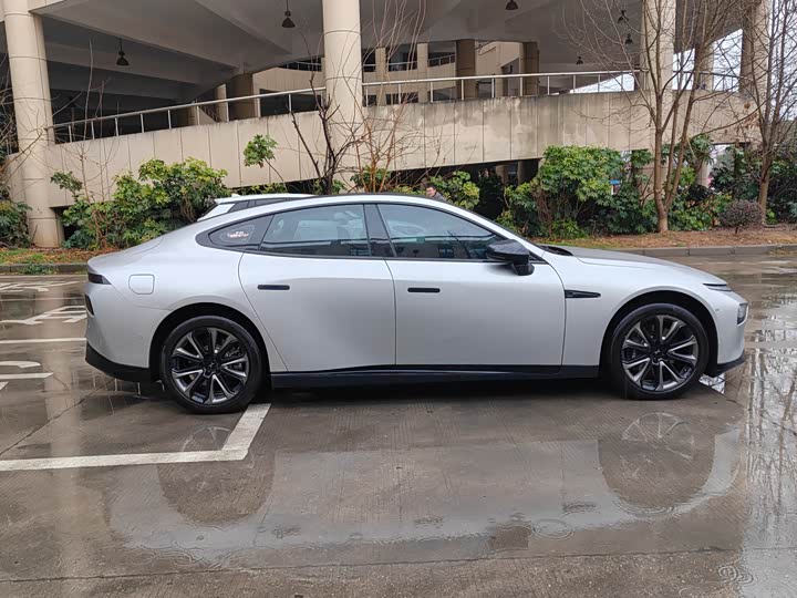 Фото 4 - XPeng P7